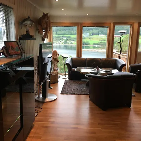 Beautiful House With 3 Bedrooms Feriehus *